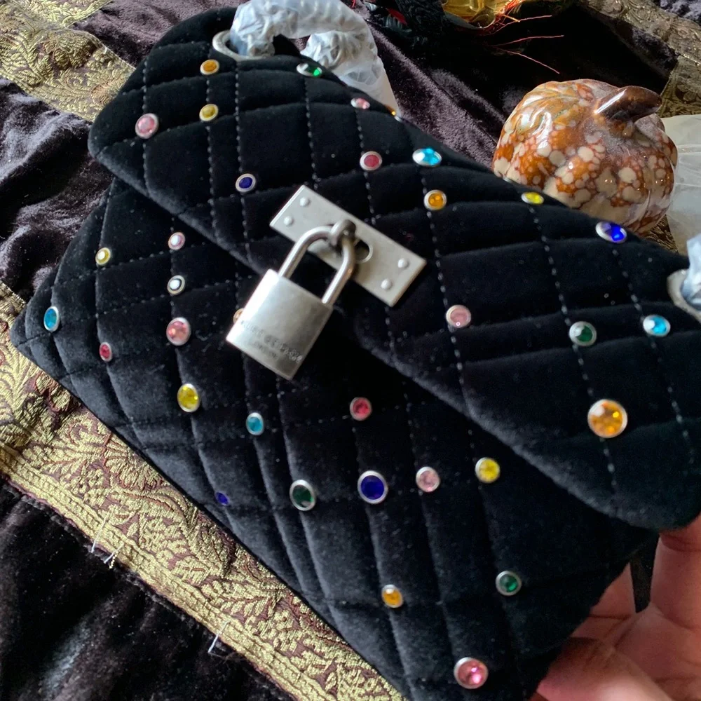 Authentic KURT GEIGER LONDON Velvet magnetic closure convertible Crosby/Shoulder - Picture 14 of 16